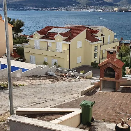 Apartment With A Parking Space Okrug Gornji, Ciovo - 12235