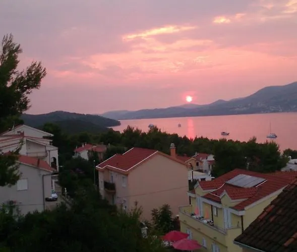 With A Parking Space Okrug Gornji, Ciovo - 12235 *