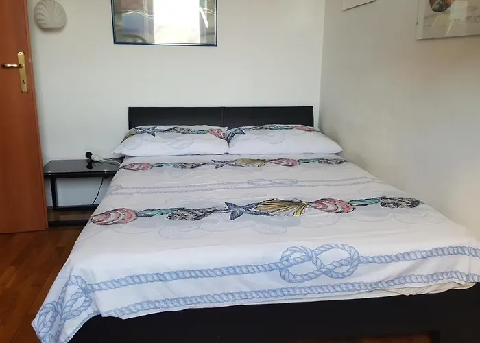 With A Parking Space Okrug Gornji, Ciovo - 12235 *